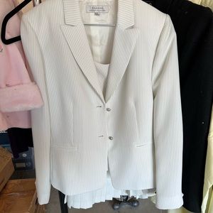 NWT Tahari 3-Pc suit Women Size 16